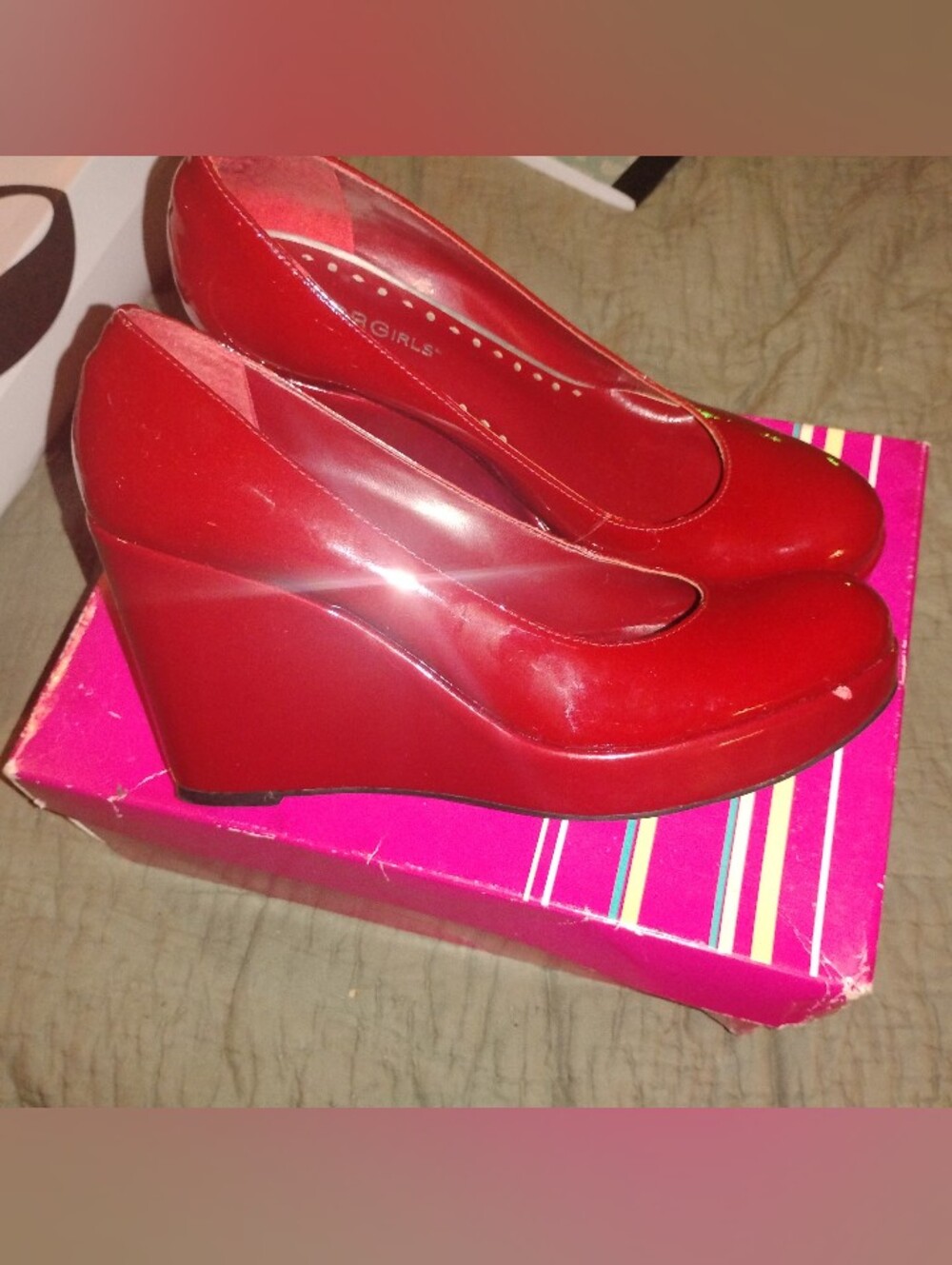 Nwt* BCBGeneration Red Patent Wedge Heels Sz8